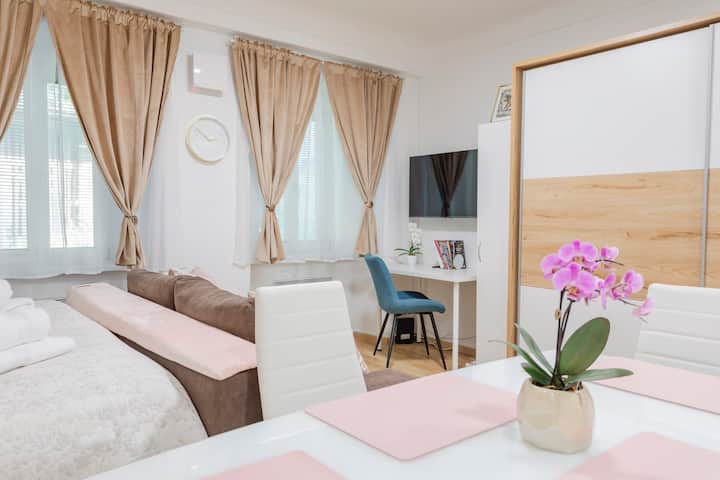Hidden Cozy Studio In Old Town Below The Castle - Ljubljana