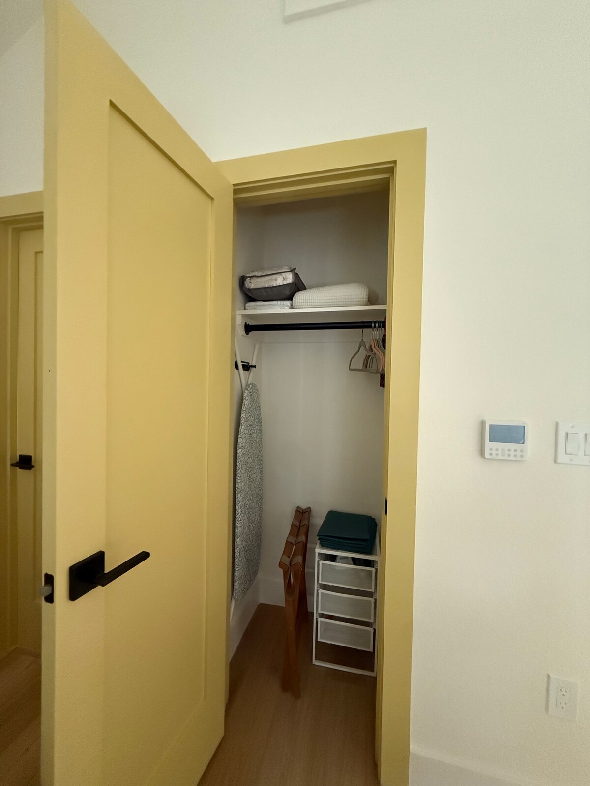 Charming private garage studio in central Austin.