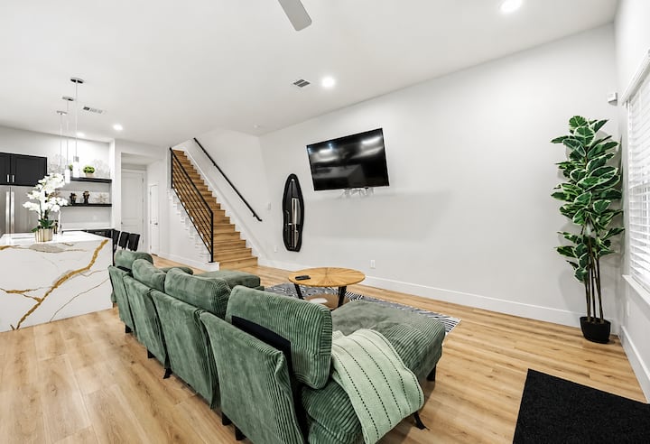 Dej’s Signature Oasis Htx | 10 Mins From Fifa - Houston, TX