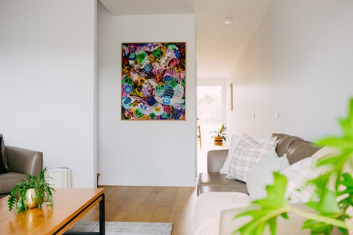 Golf Course Escape | Relaxed Coastal Stay - Fairhaven