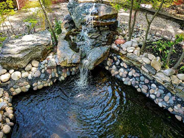 Koi Pond Garden Estate | Sleeps 12, 10 Min Atl - Atlanta, GA
