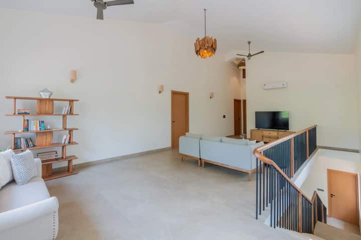 Living room image 8