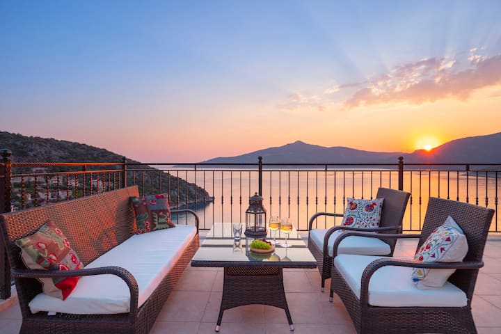 Sea Front Villa, Fantastic Views And Private Pool - Kalkan