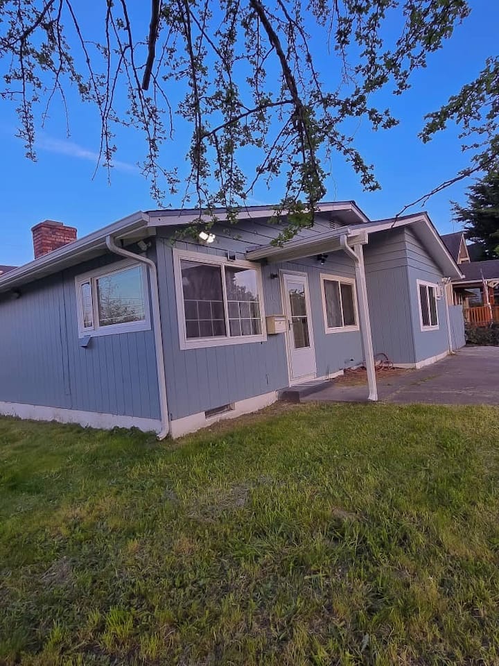 Welcome To Tacoma Residence! - Tacoma, WA