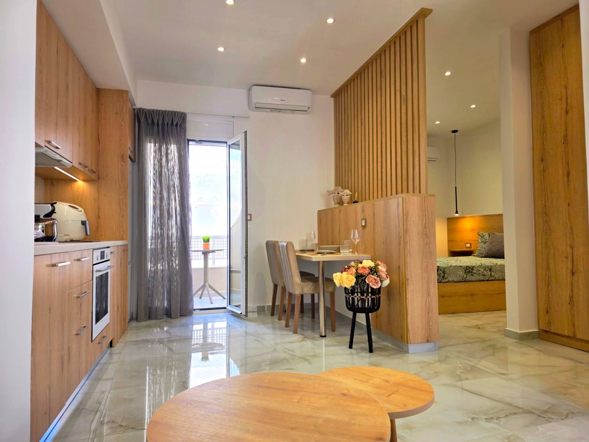 Anthouli homes 4, steps from beach and centre