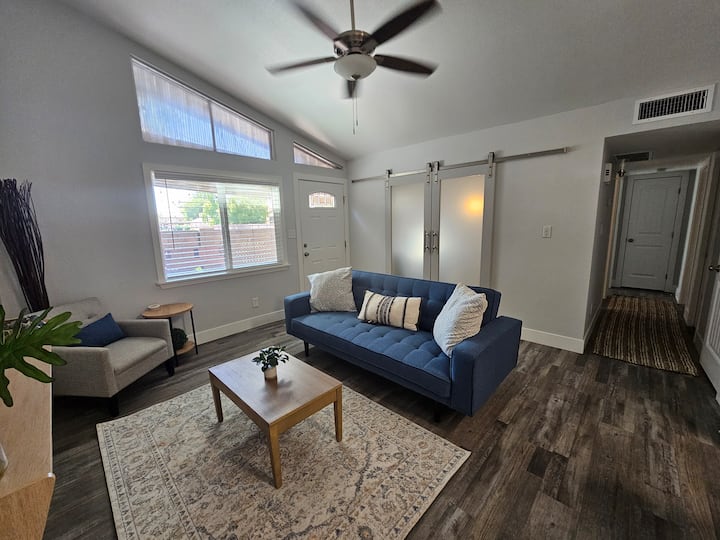 Cozy Condo Close To Everything! - Mesa, AZ