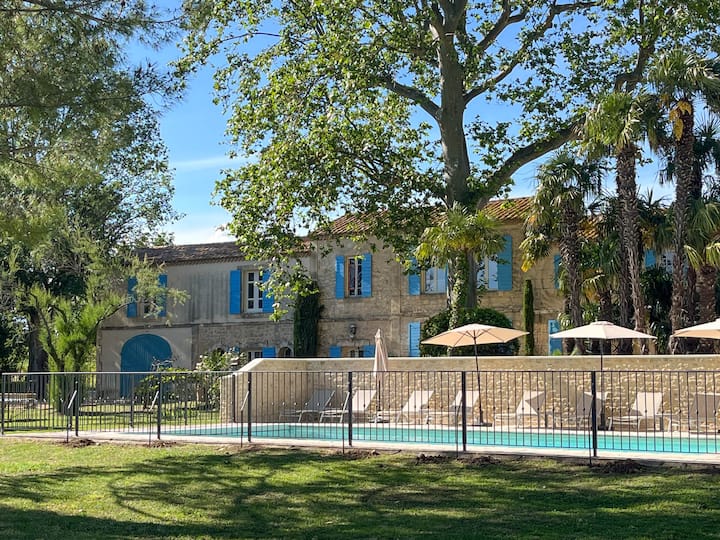 Mas Dou Rose, Ferme Avec Piscine En Provence - Arles, France