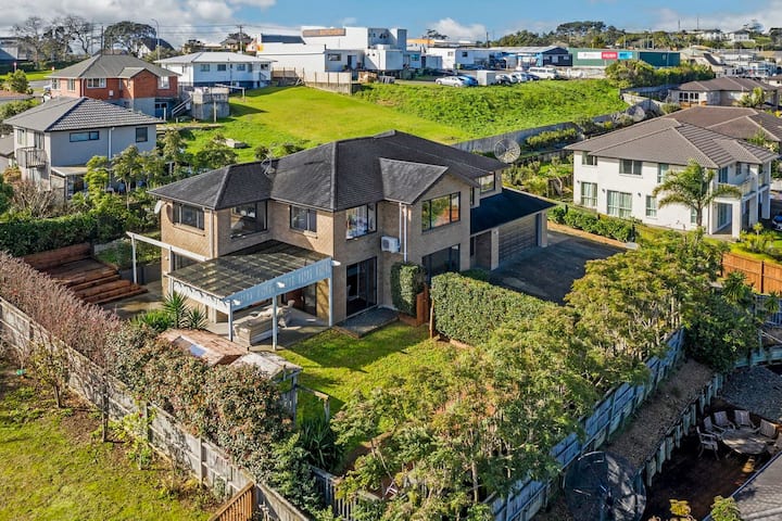 Pinehill Extra-large 8 Bedrooms House - Auckland