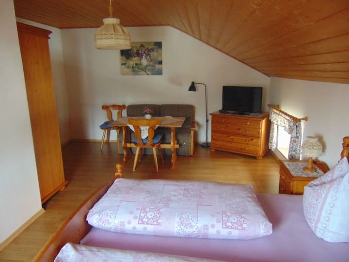 Abendsonne Holiday Flat For 5 People, With Balcony - Taching am See