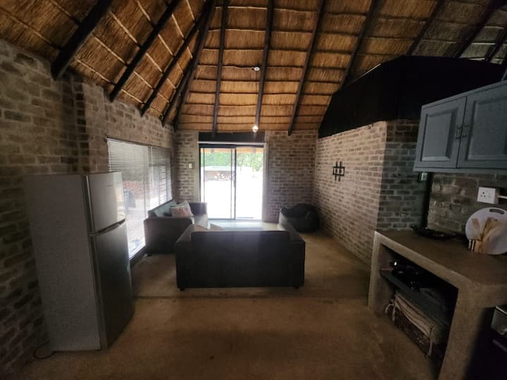 Lazy River Retreat | Riverside Bush Escape - Roodeplaat