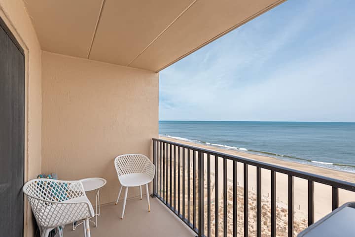 Oceanfront Condo With Indoor Pool - Ocean City, MD