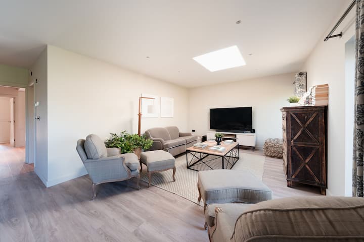 Stylish Coastal 3 Bed | Garden | Parking - Carbis Bay