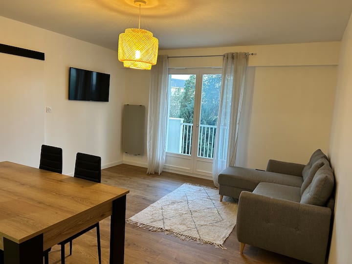 T2 Meublé - Proche Du Centre-ville - Avec Parking - Saumur