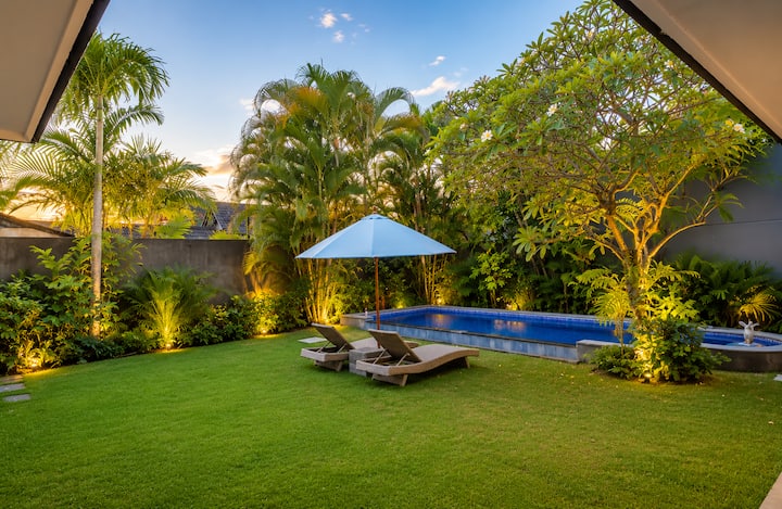 Stylish 2br Tropical Villa In Seminyak - Seminyak