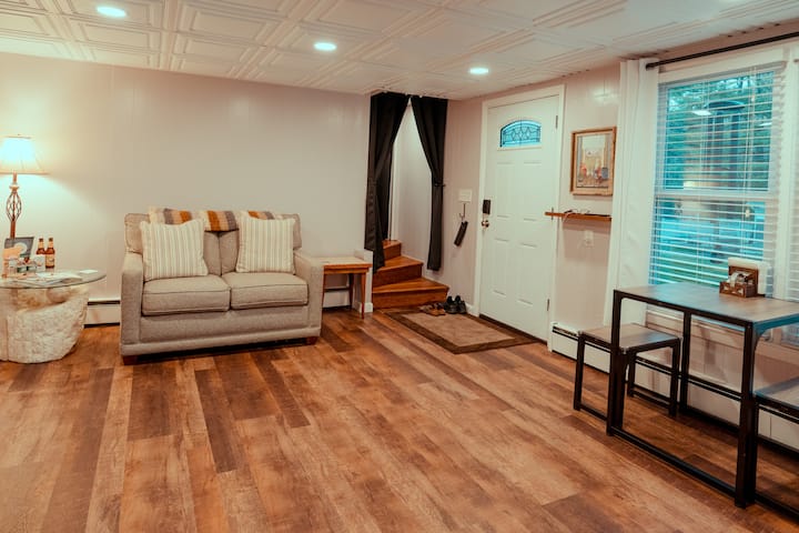 Stay At The 573: Former Salon Turned Cozy Escape - Manchester, NH