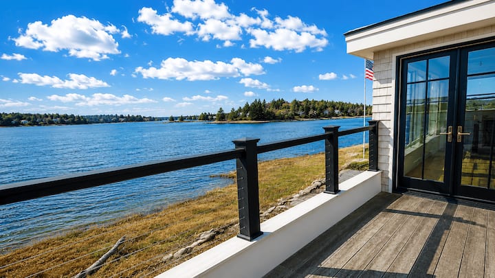 Robbin's Nest: Panoramic Essex Bay Views - Essex, MA
