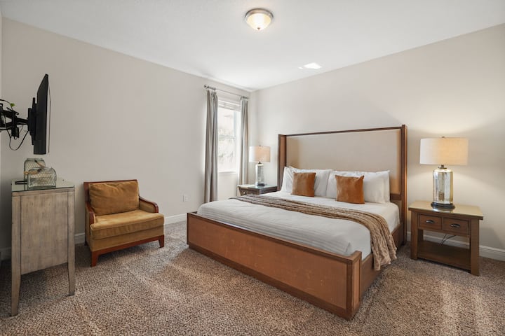 220 Clawson Wy (25).jpg
