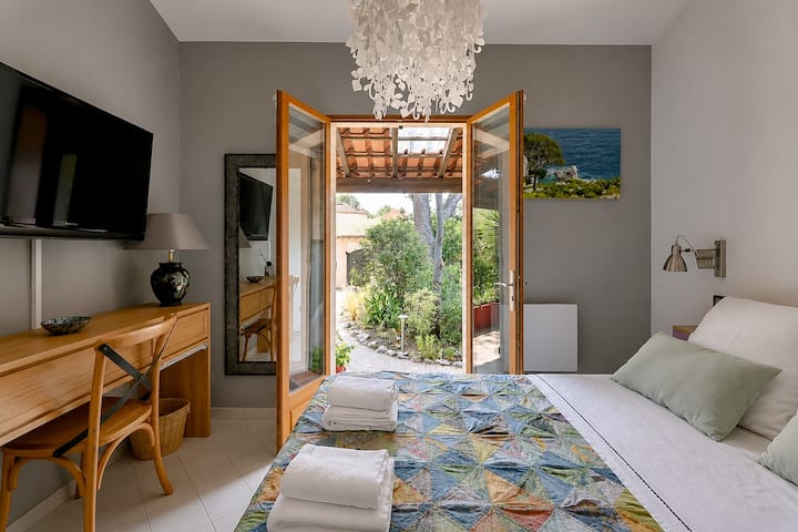 Cap Anguilla, Chambre D'hôtes - Carnoux-en-Provence