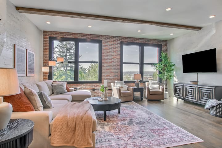 Cheers To Snohomish-stylish Walkable 2 Br Downtown - Everett, WA