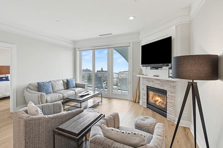 Charming Maritime Lakeview Suite In Bay Harbor - Petoskey, MI