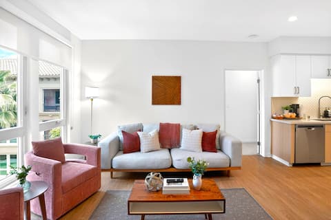 Popular Airbnb listing: BRAND NEW! LUX & Modern 2Br APT! w/ Pool & Gym in Irvine