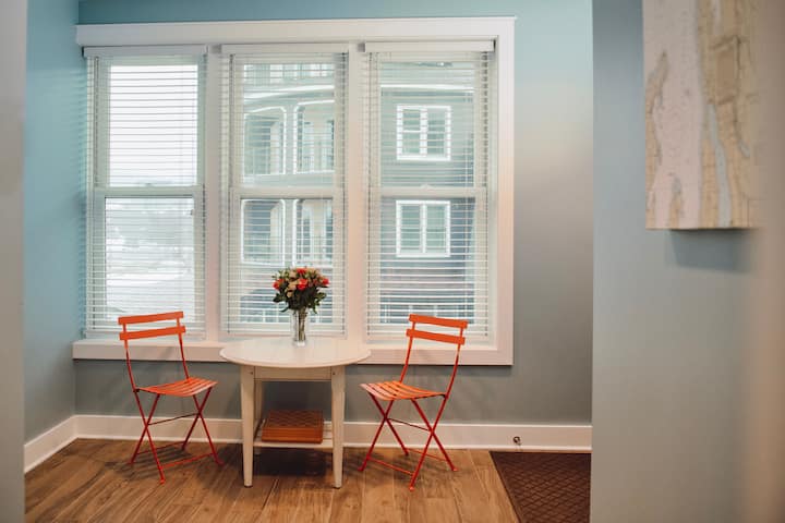 Nautical Dream 220: Luxury 3br Bay Harbor Condo - Petoskey, MI