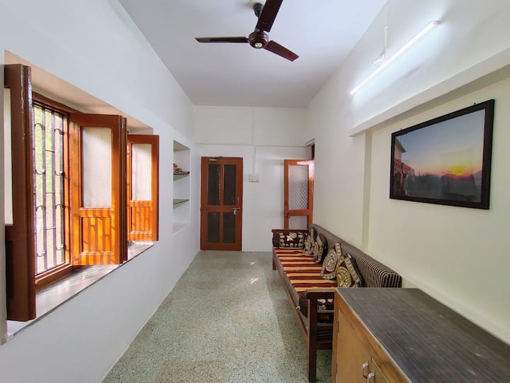 Cozy & Quiet Homestay Room Wid Scenic Natural View - Mount Abu