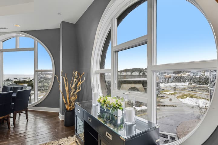 Timeless 420: Lakeside Luxury In Bay Harbor - Petoskey, MI