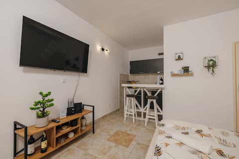 Top performing Airbnb: Mir & More apartment 1 in Budva Polje