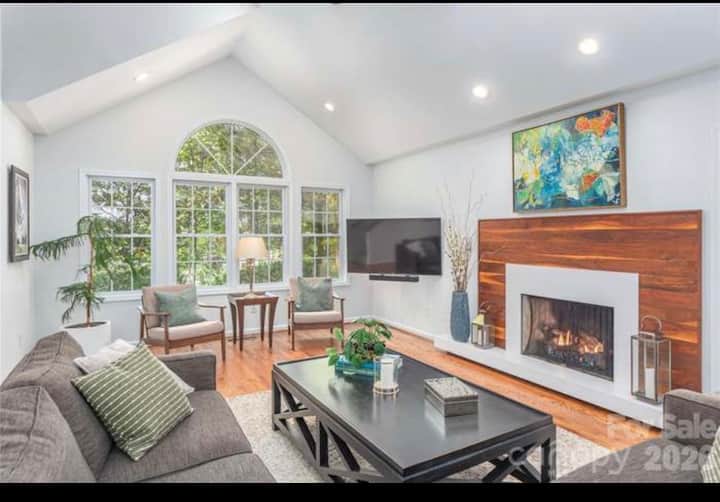 Luxury Home Off Town Mountain Rd / 2mi To Dt Avl - Asheville, NC