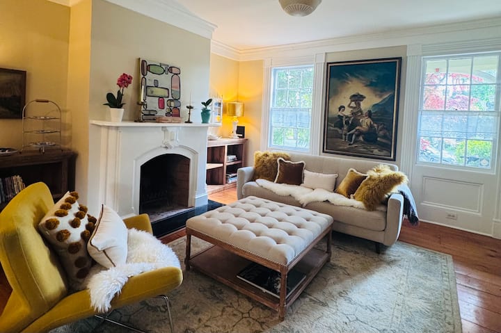 Beautiful Apartment In Gothic Victorian Cottage - Fahnestock State Park, Carmel Hamlet