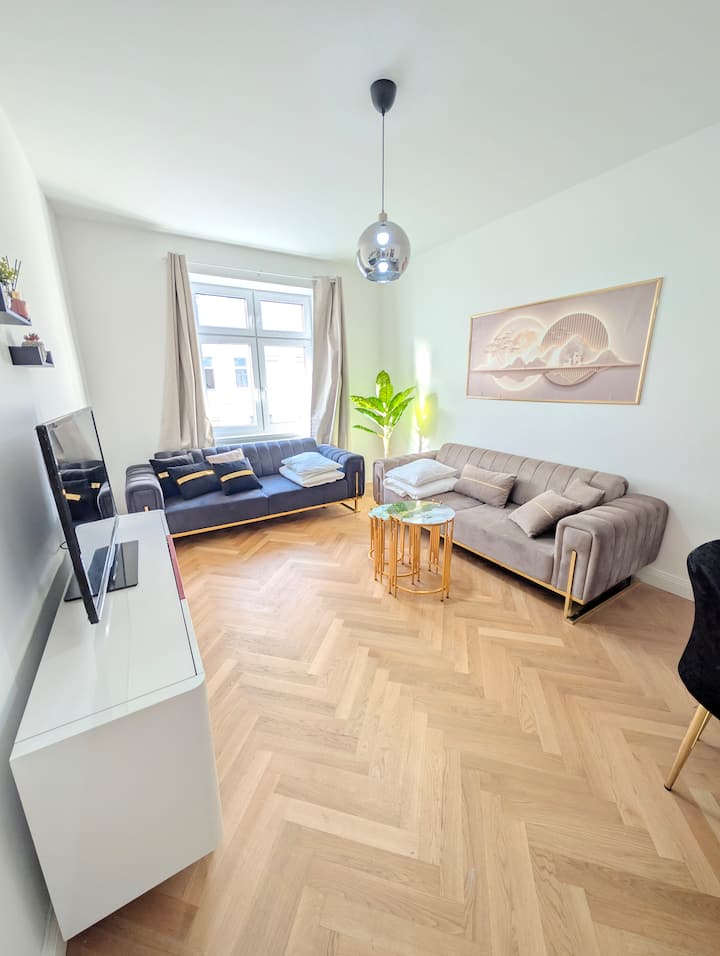 Cozy 2-bedrooms Apartment For 4p | Close To Subway - Viena
