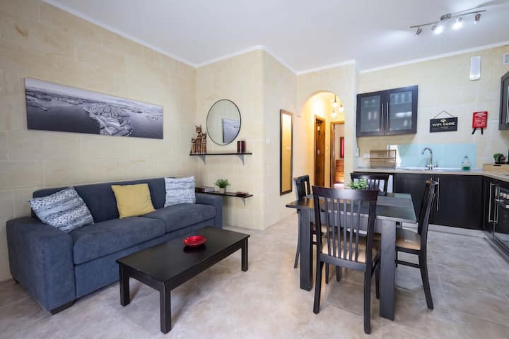 Stylish 2br Apt In Gozo With Pool & Balcony - Malta