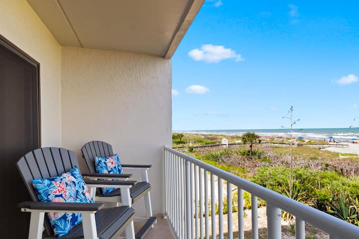 Gorgeous Oceanfront Condo W/ Double Wide Balcony! - ココアビーチ, FL