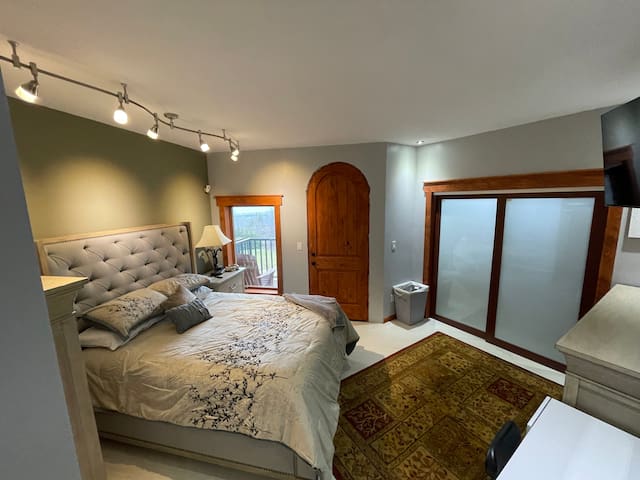 Guest favorite listing in Albany