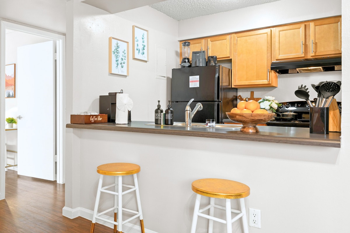 FREE Parking•KING Bed•UT Austin•Downtown•WiFi