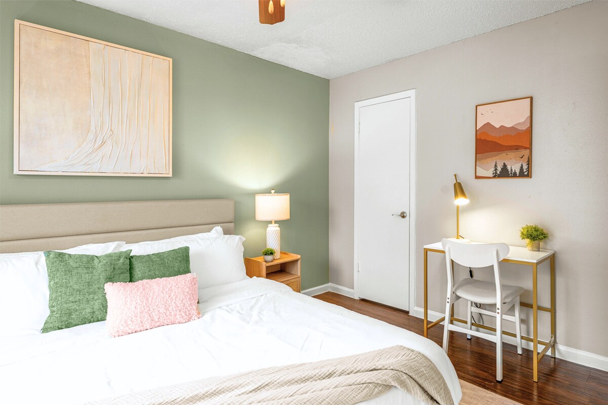 FREE Parking•KING Bed•UT Austin•Downtown•WiFi