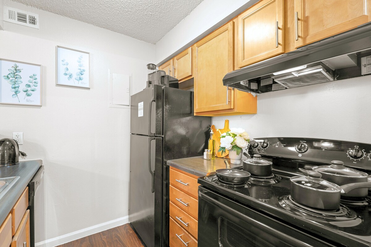 FREE Parking•KING Bed•UT Austin•Downtown•WiFi