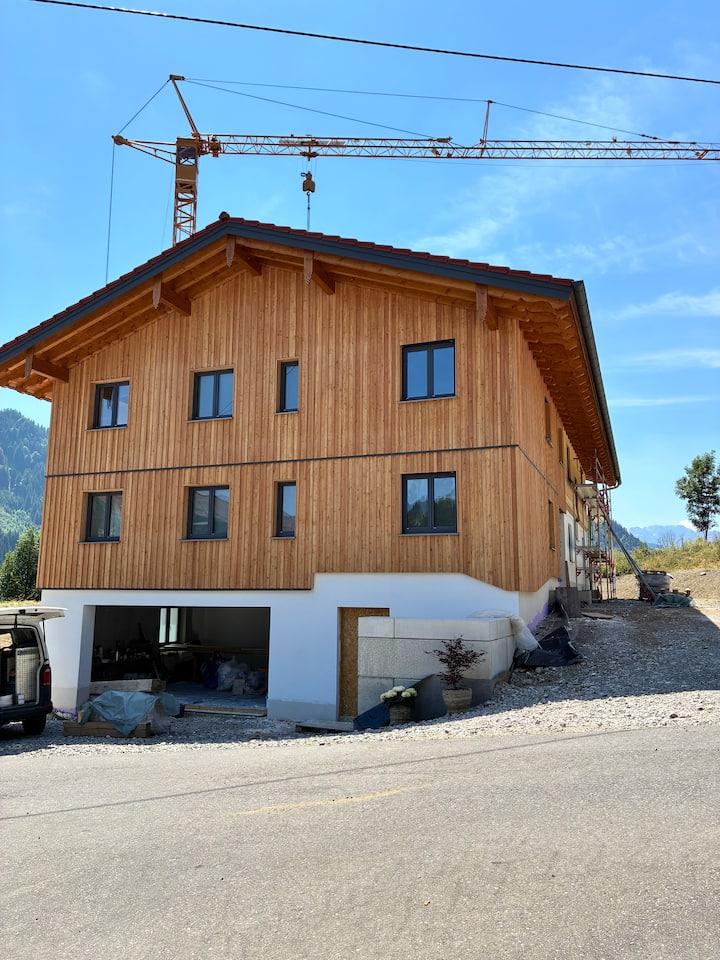Alpenglühen | Südbalkon, Bergblick & Platz Für 5 - Jungholz
