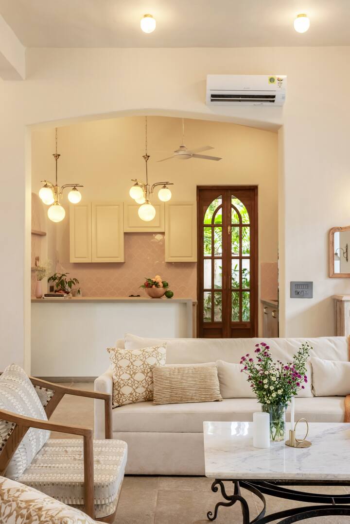 Living room image 10