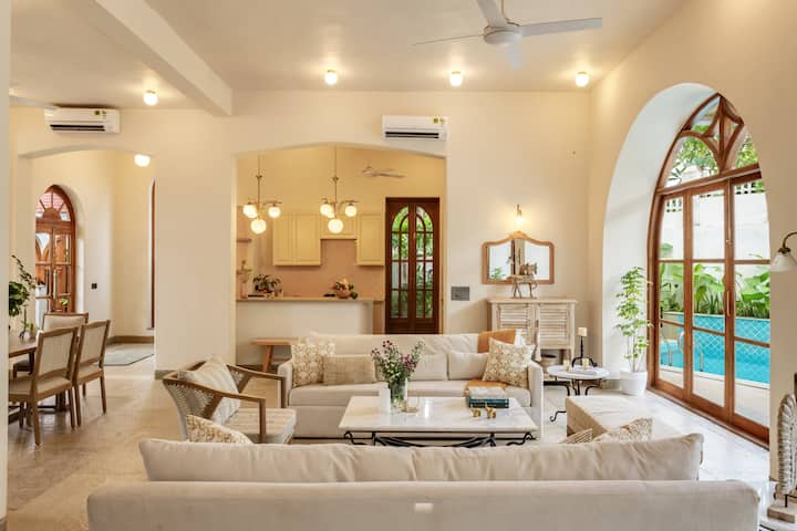 Living room image 1