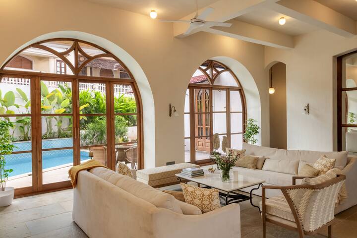 Living room image 7