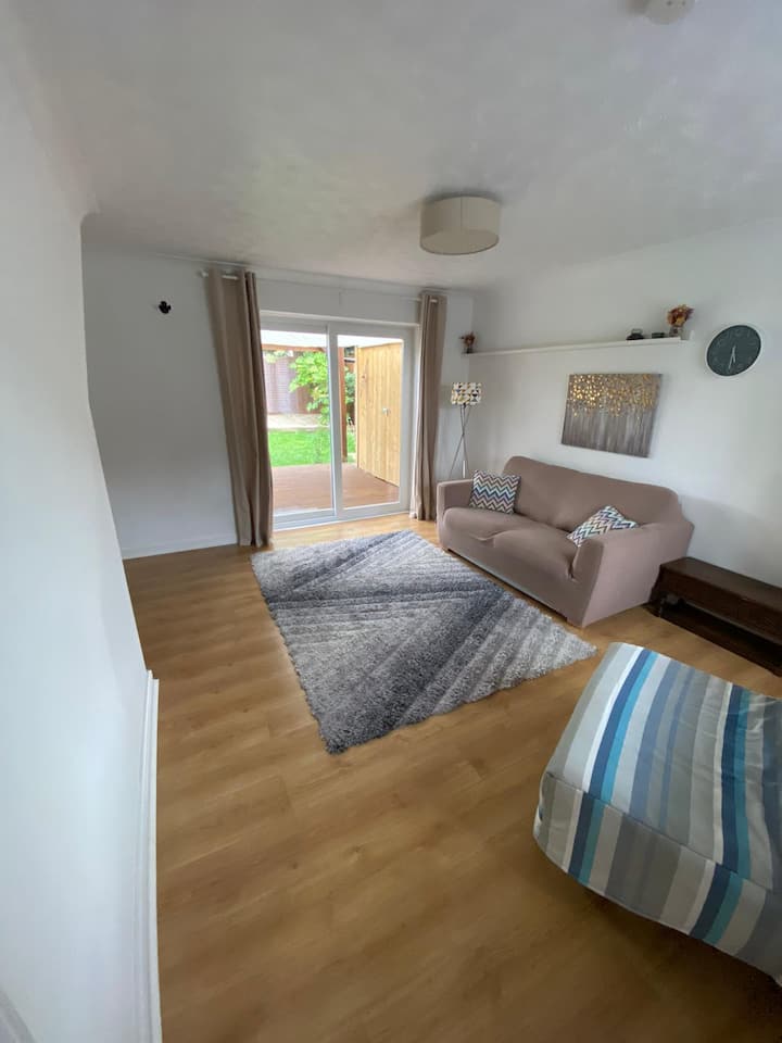 Ely Homely Home With Gorgeous Garden - Ely