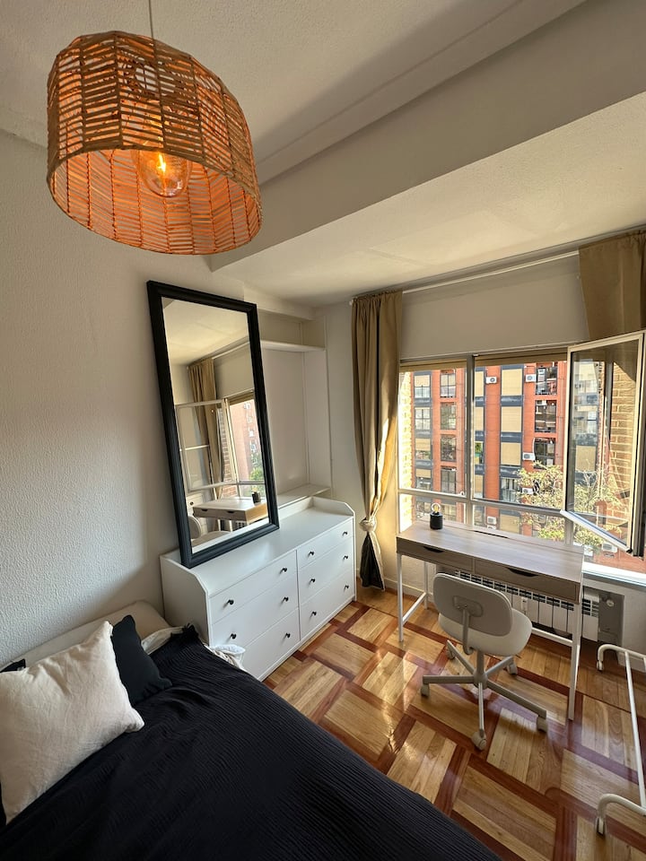 Cav60 Piso 5 Habitaciones Completo En Madrid - Madrid