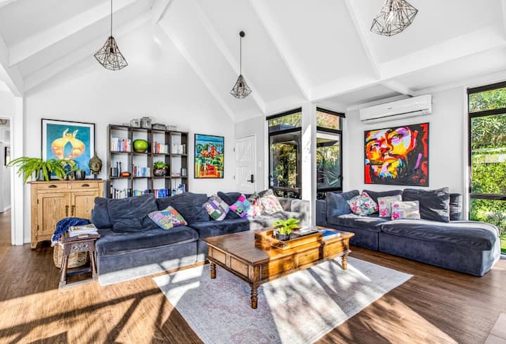 The Modern Muse - Spacious Stylish Living - Whanganui