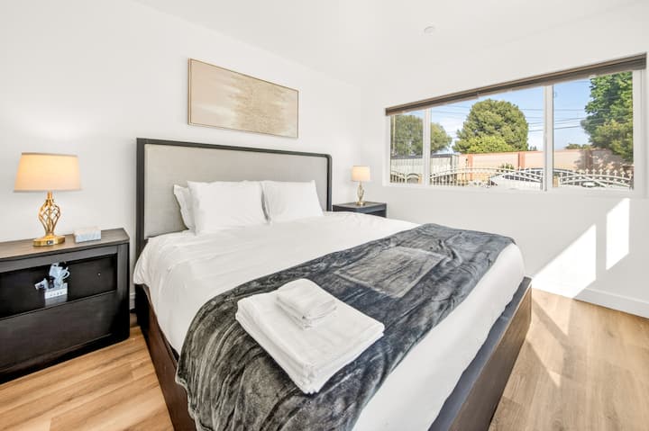 Group-friendly 6br Home | 8 Beds | Sleeps 12 - Monrovia, CA