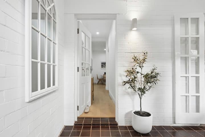Modern Beachside Gem - Sydney