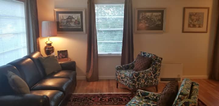 Daffodil House - Prineville, OR
