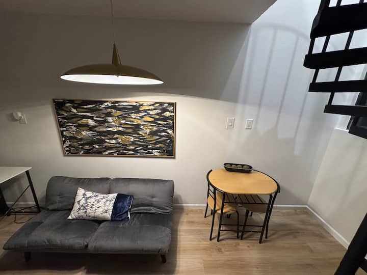 2 Story Modern And Cozy Apartment - Santa Teresa, NM