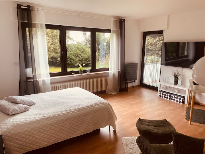 Helles Studio Mit Balkon Ins Grüne - Neuwied